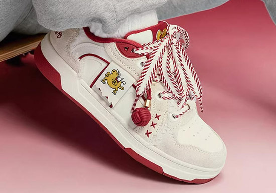 Champion「冠军」马年限定红色飘带板鞋发售