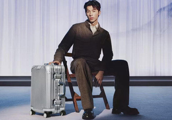 RIMOWA「日默瓦」携许光汉呈现2026马年广告大片