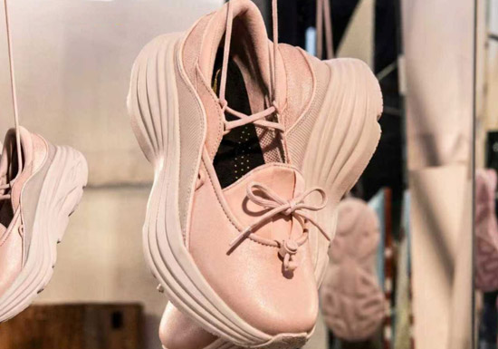 HOKA发布2026全新石灰白配色女款BONDI MARY JANE玛丽珍鞋