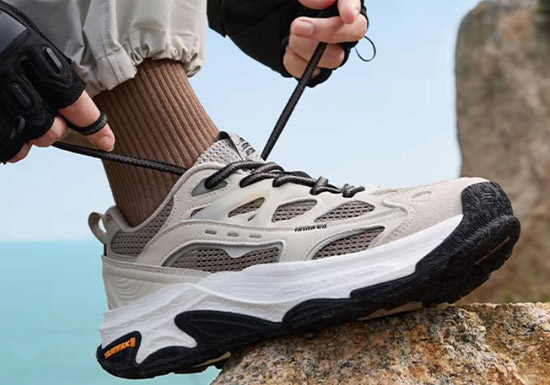 学生党预算300元以内可入!361无垠SE徒步鞋评测