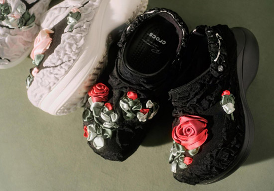 新品发布:Crocs推出全新Caroline Hú联名鞋