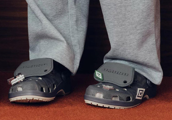 绿茵复古风拉满!茵宝Crocs联名洞洞鞋上线